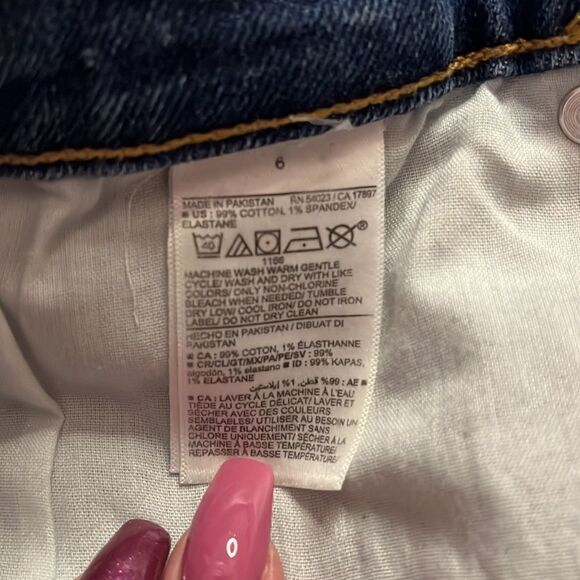 Old Navy Sky-Hi Straight Secret Smooth Pockets Jeans - Picture 16 of 16